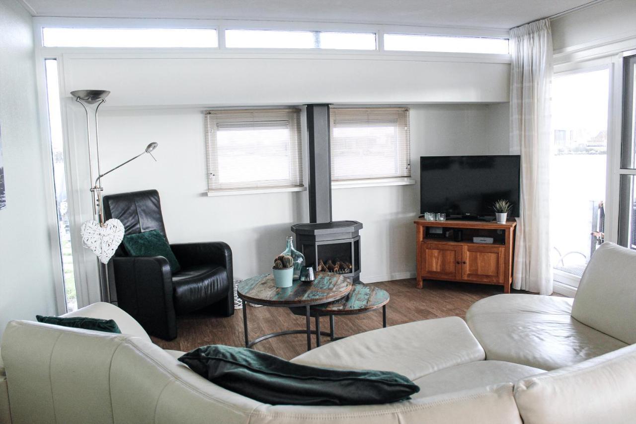 Luxe Woonboot Unieke Locatie Friesland Alde Feanen Holiday home *