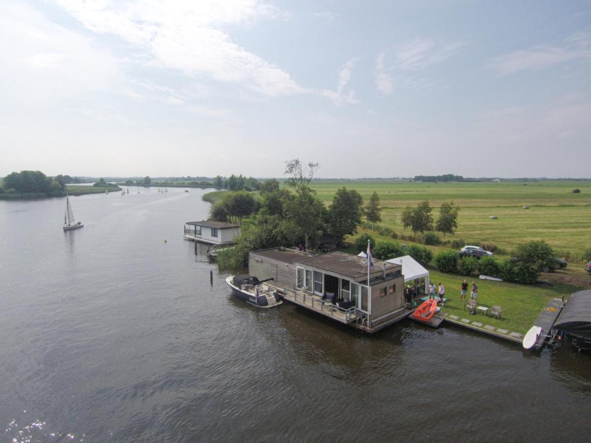 Luxe Woonboot Unieke Locatie Friesland Alde Feanen Holiday home De Veenhoop